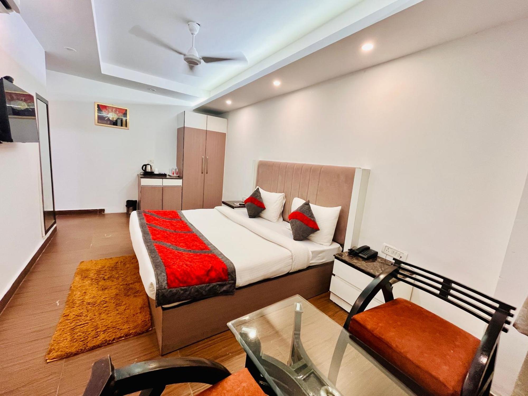 Hotel The Gold Inn - Karol Bagh Delhi Eksteriør billede