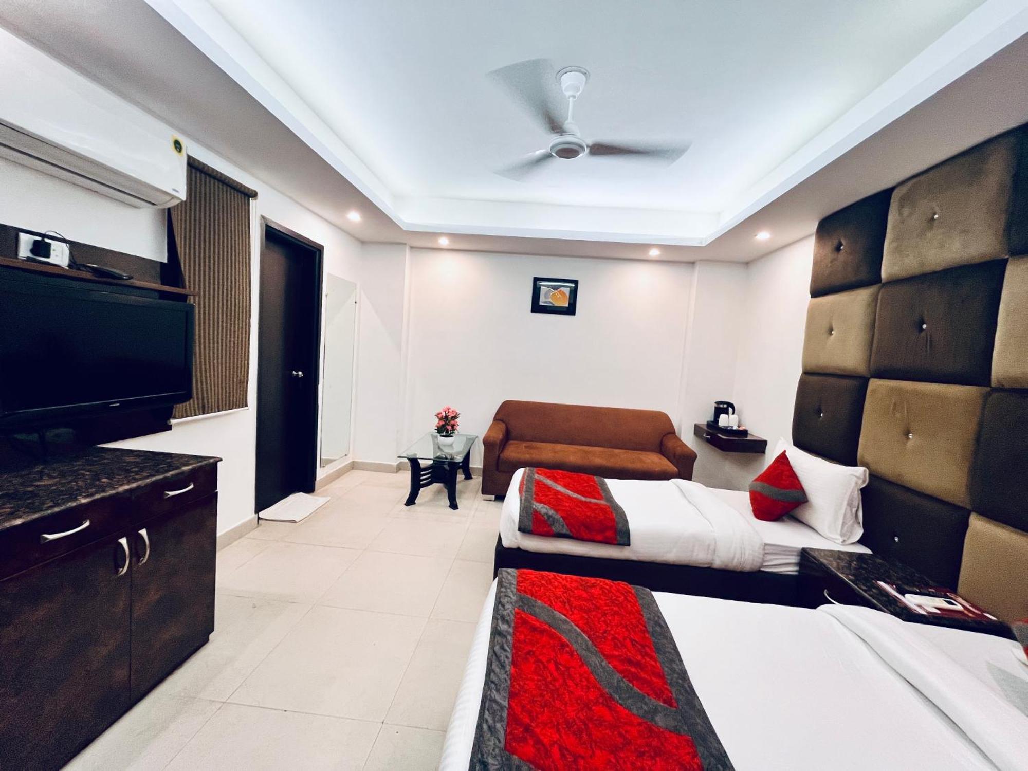 Hotel The Gold Inn - Karol Bagh Delhi Eksteriør billede