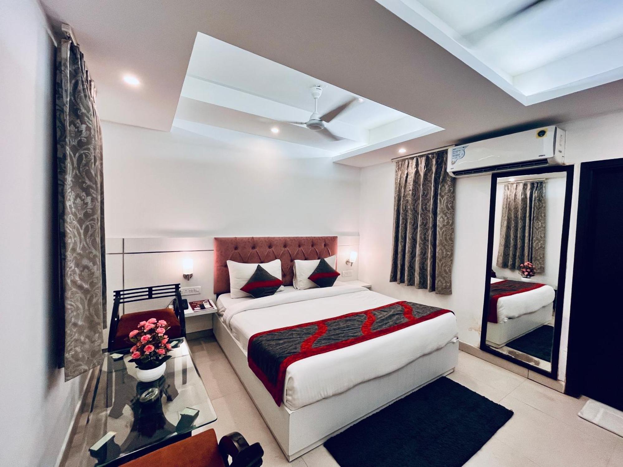 Hotel The Gold Inn - Karol Bagh Delhi Eksteriør billede