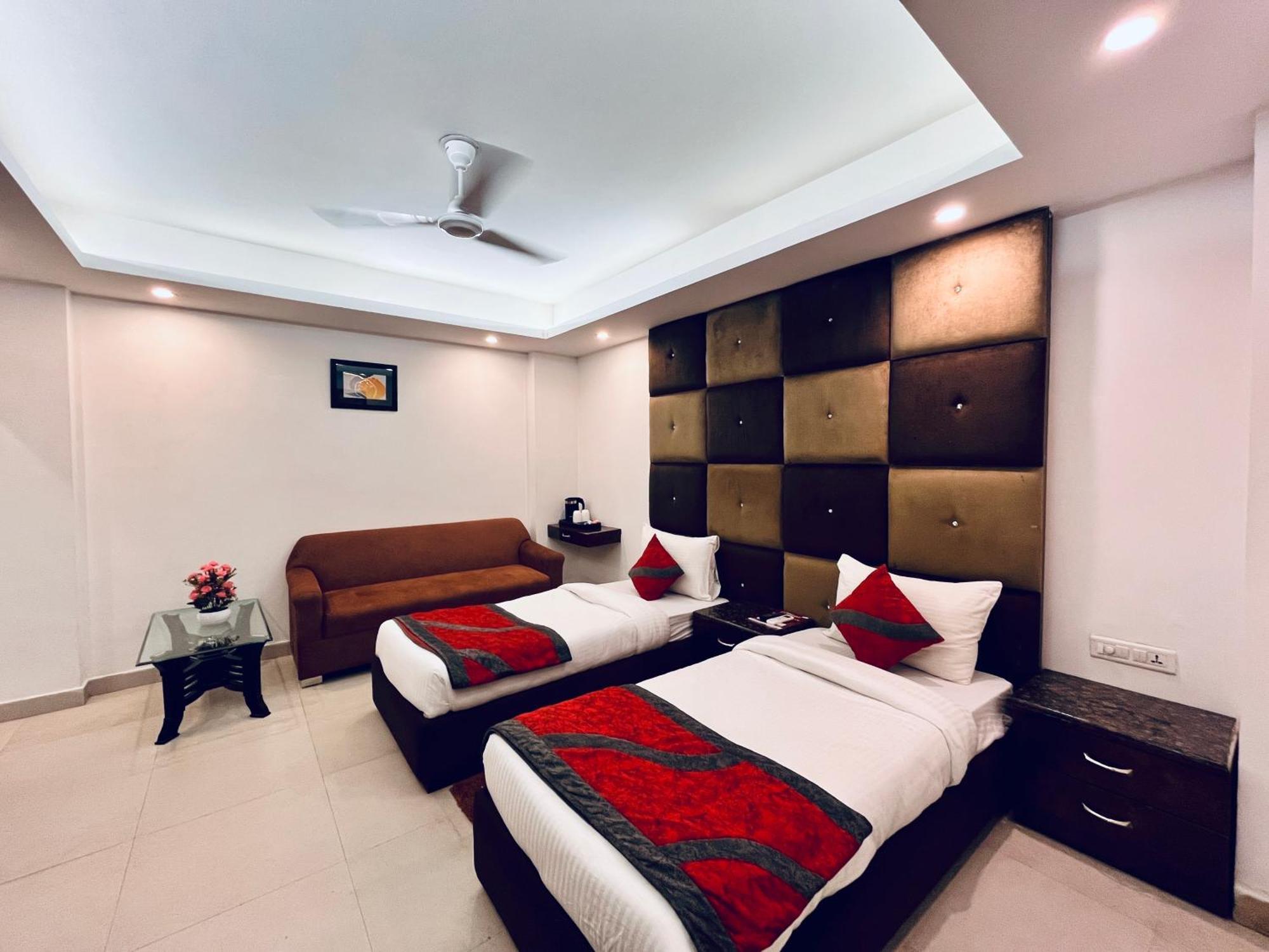 Hotel The Gold Inn - Karol Bagh Delhi Eksteriør billede