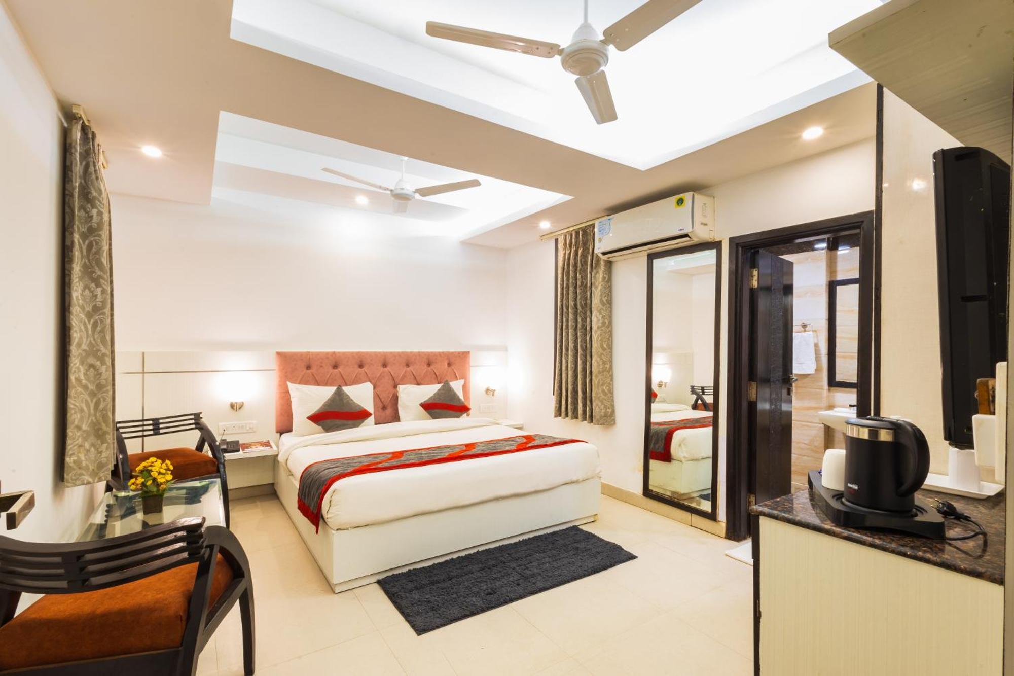 Hotel The Gold Inn - Karol Bagh Delhi Eksteriør billede