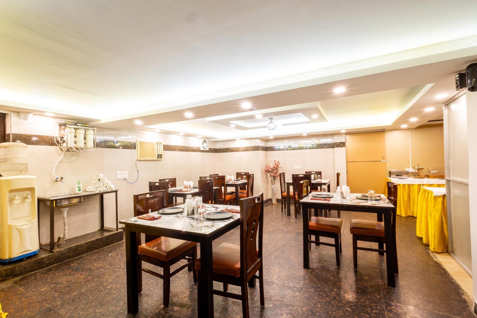 Hotel The Gold Inn - Karol Bagh Delhi Eksteriør billede