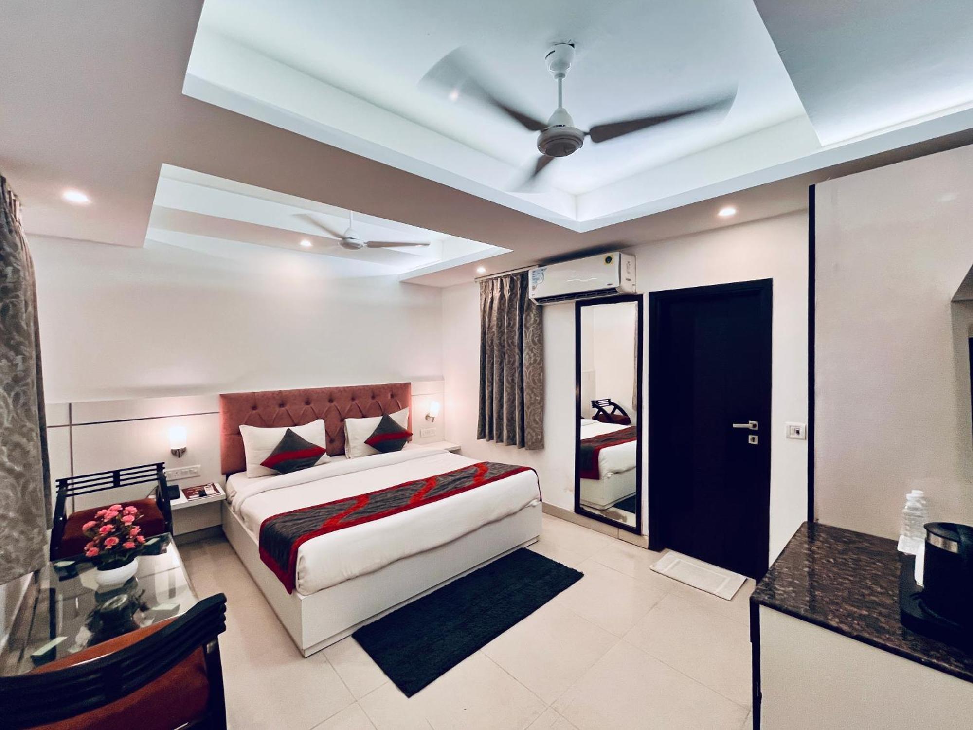 Hotel The Gold Inn - Karol Bagh Delhi Eksteriør billede