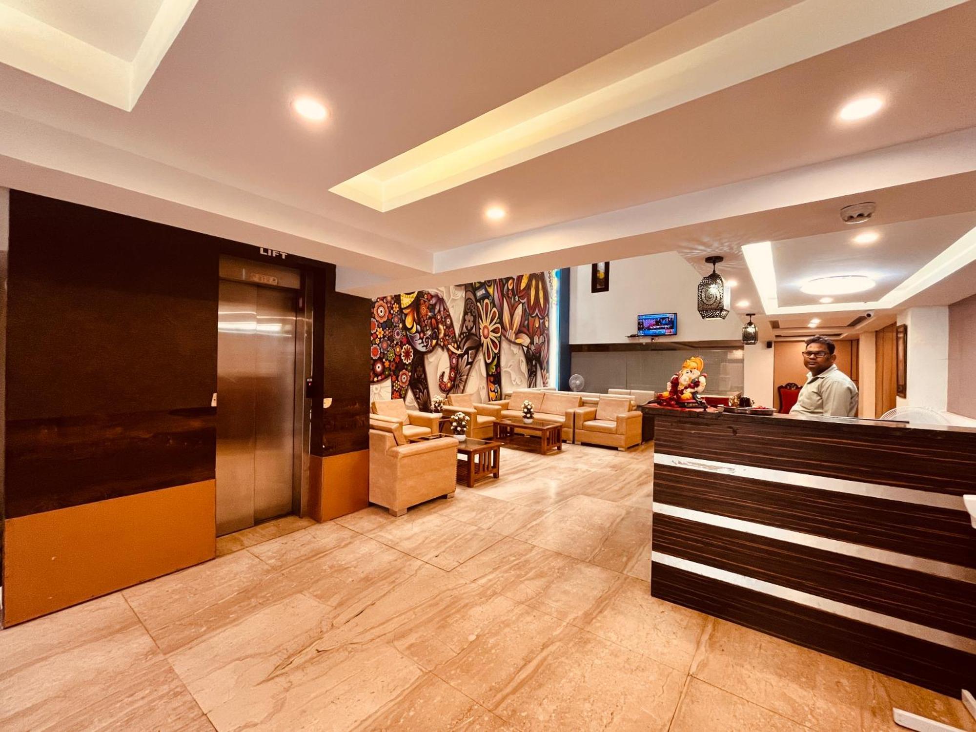 Hotel The Gold Inn - Karol Bagh Delhi Eksteriør billede