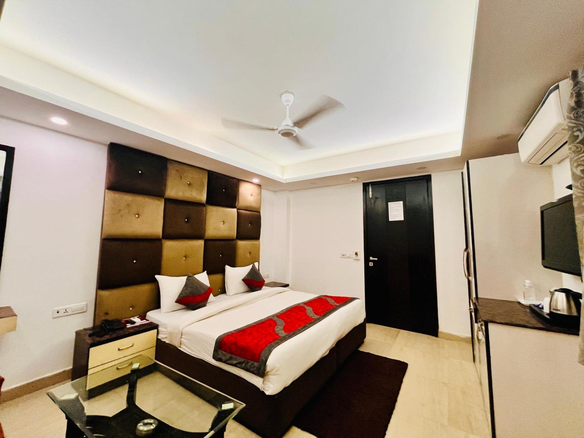 Hotel The Gold Inn - Karol Bagh Delhi Eksteriør billede
