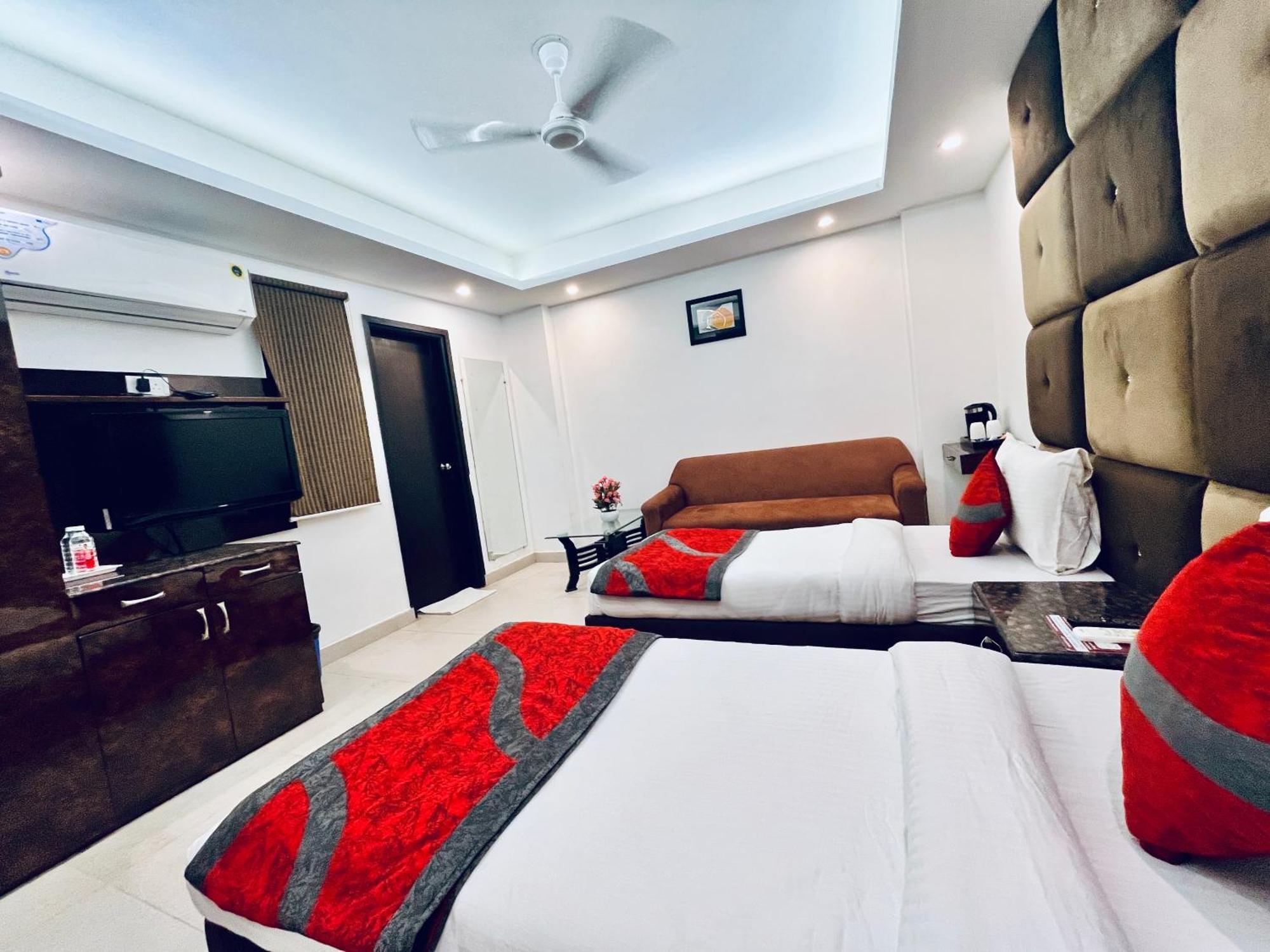Hotel The Gold Inn - Karol Bagh Delhi Eksteriør billede