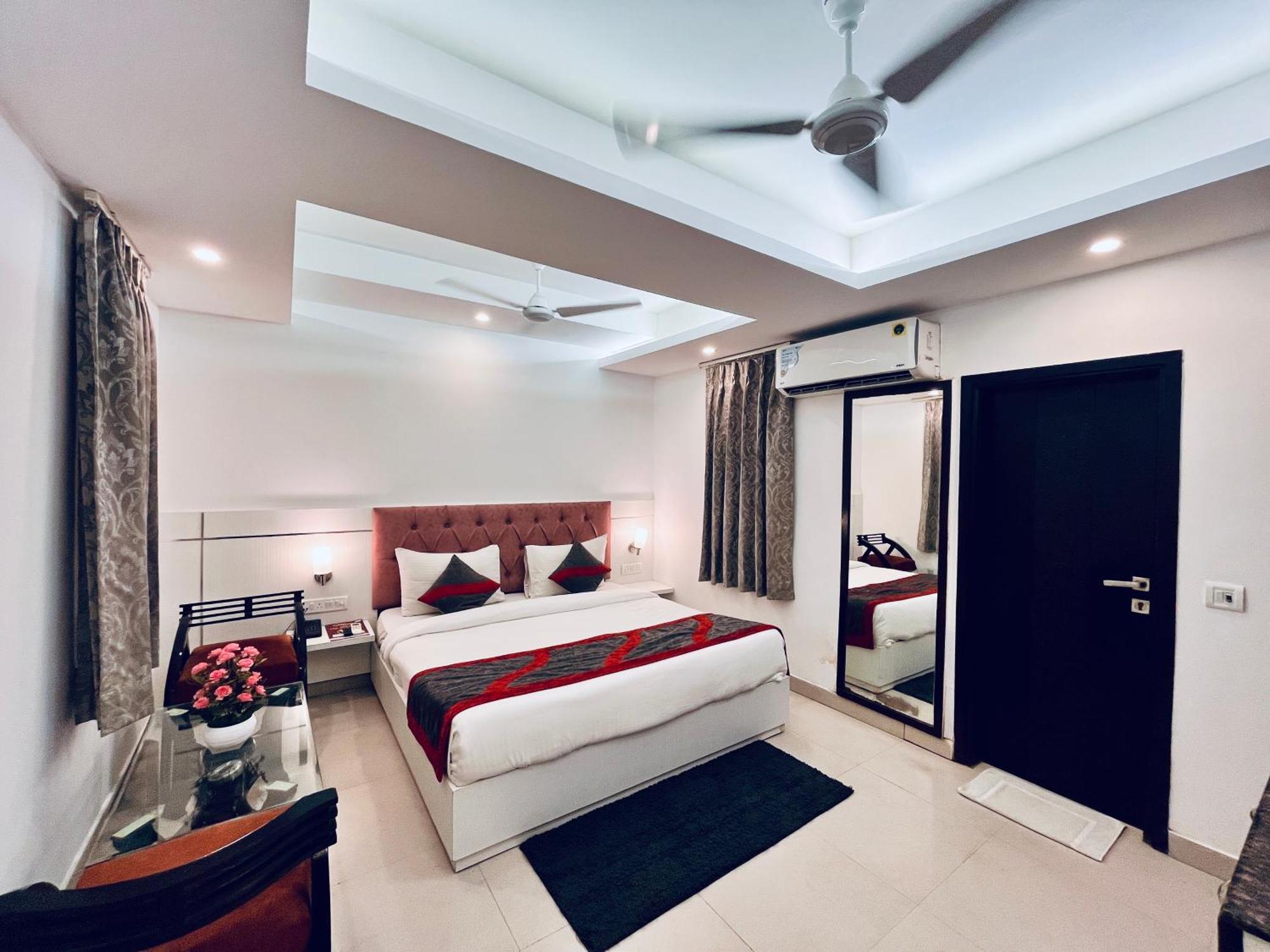 Hotel The Gold Inn - Karol Bagh Delhi Eksteriør billede