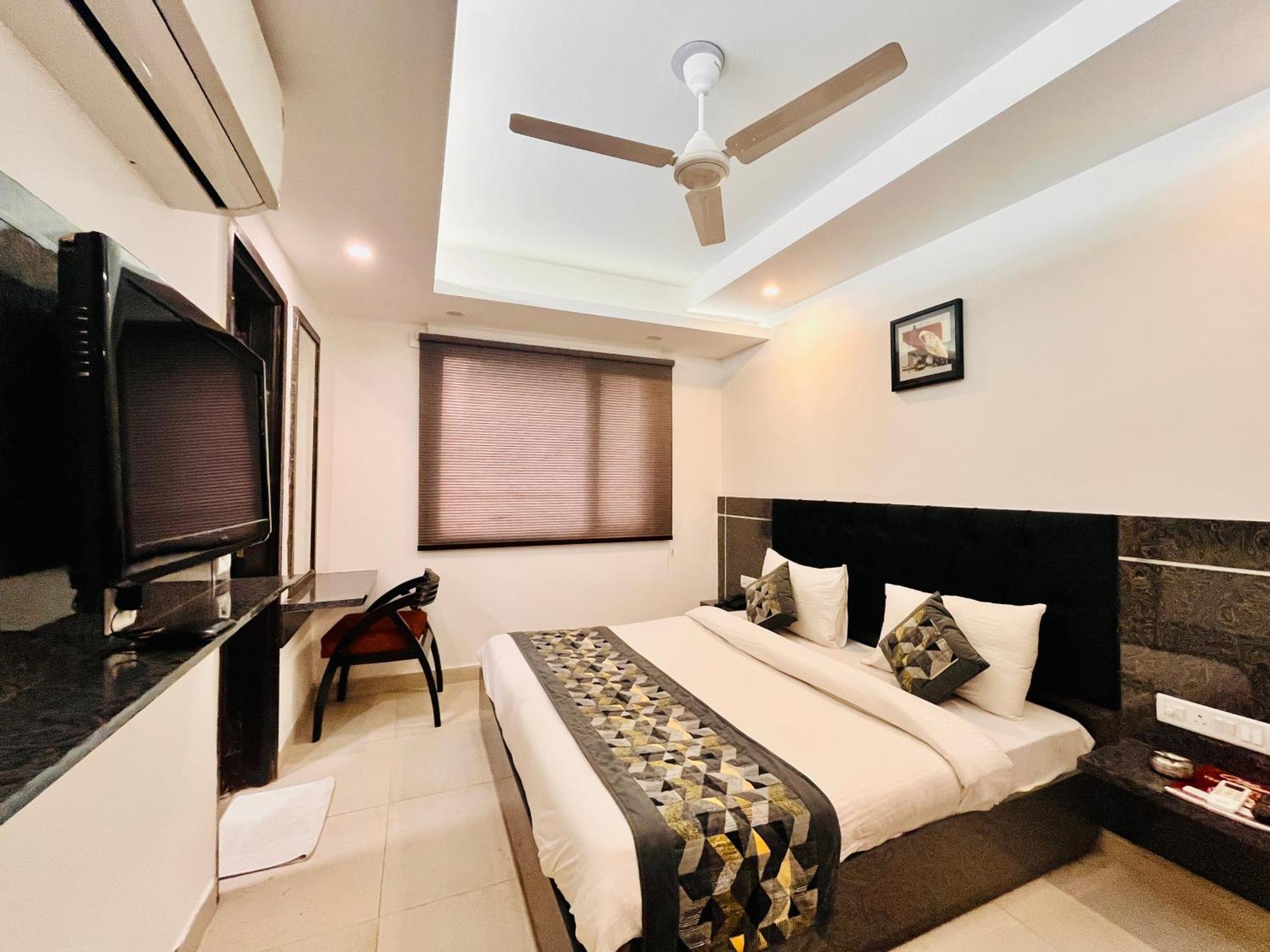 Hotel The Gold Inn - Karol Bagh Delhi Eksteriør billede