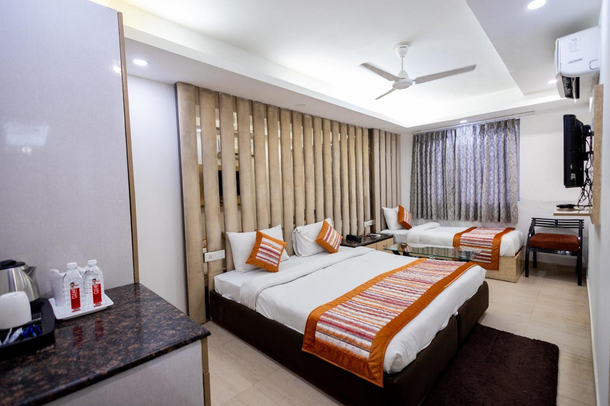 Hotel The Gold Inn - Karol Bagh Delhi Eksteriør billede