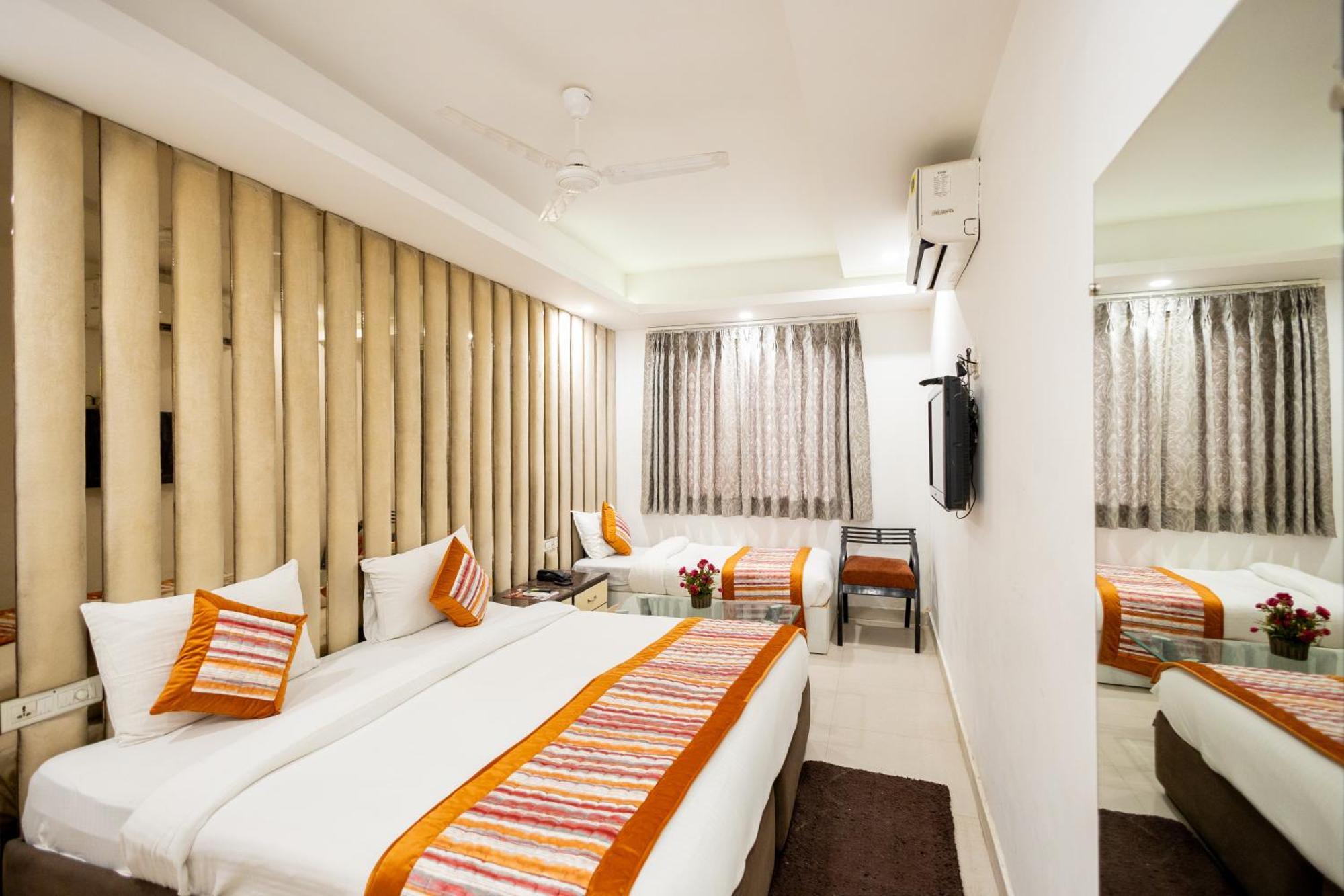 Hotel The Gold Inn - Karol Bagh Delhi Eksteriør billede