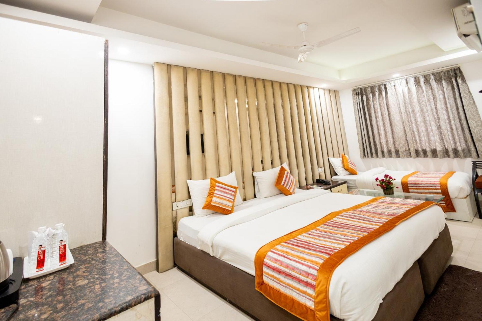 Hotel The Gold Inn - Karol Bagh Delhi Eksteriør billede