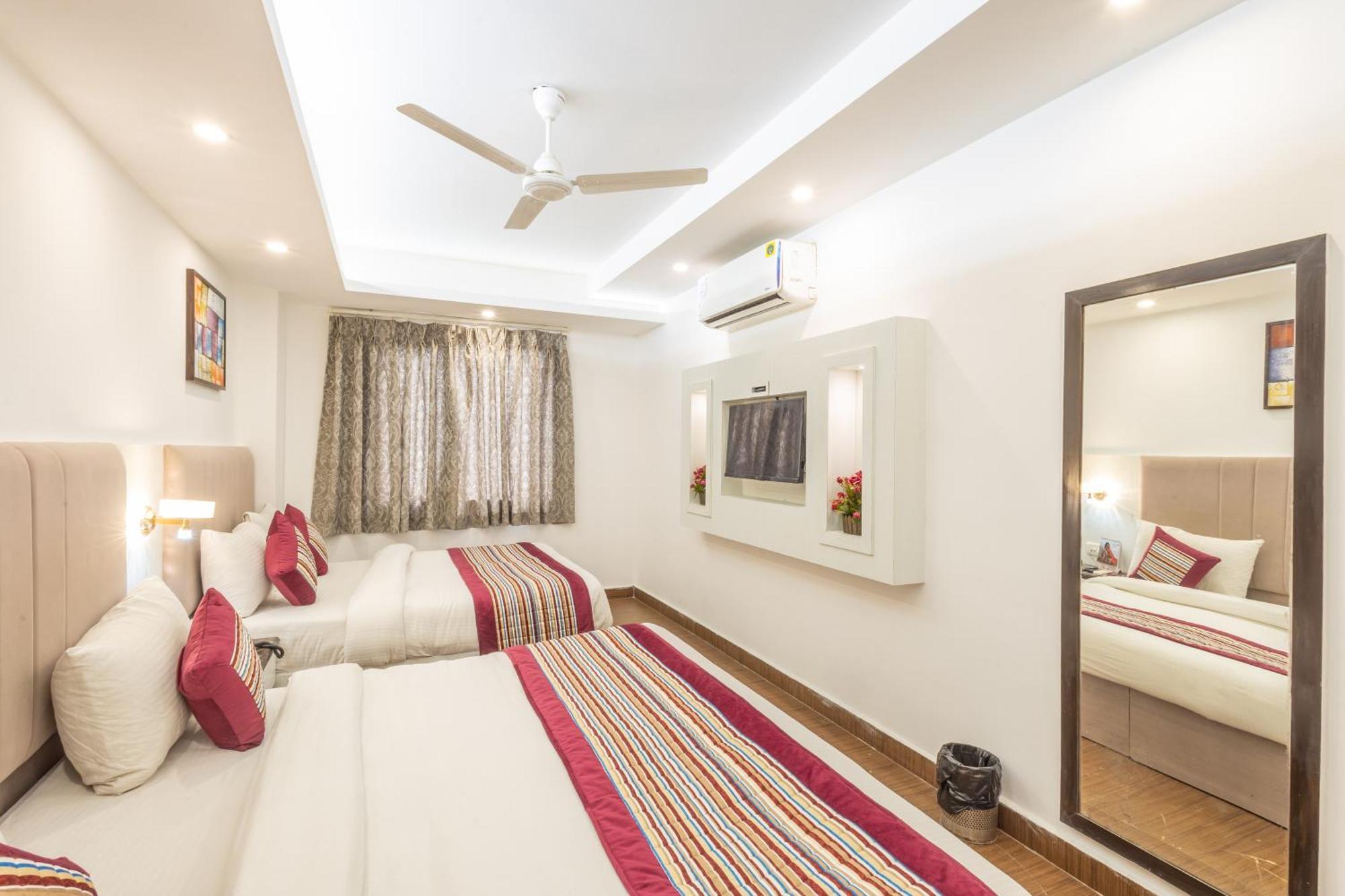 Hotel The Gold Inn - Karol Bagh Delhi Eksteriør billede